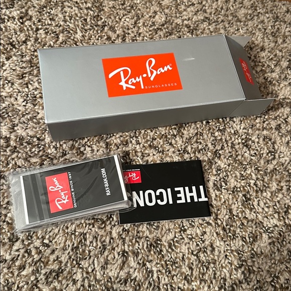 Ray-Ban Sunglasses Wayfarer 54 New! - Picture 6 of 10